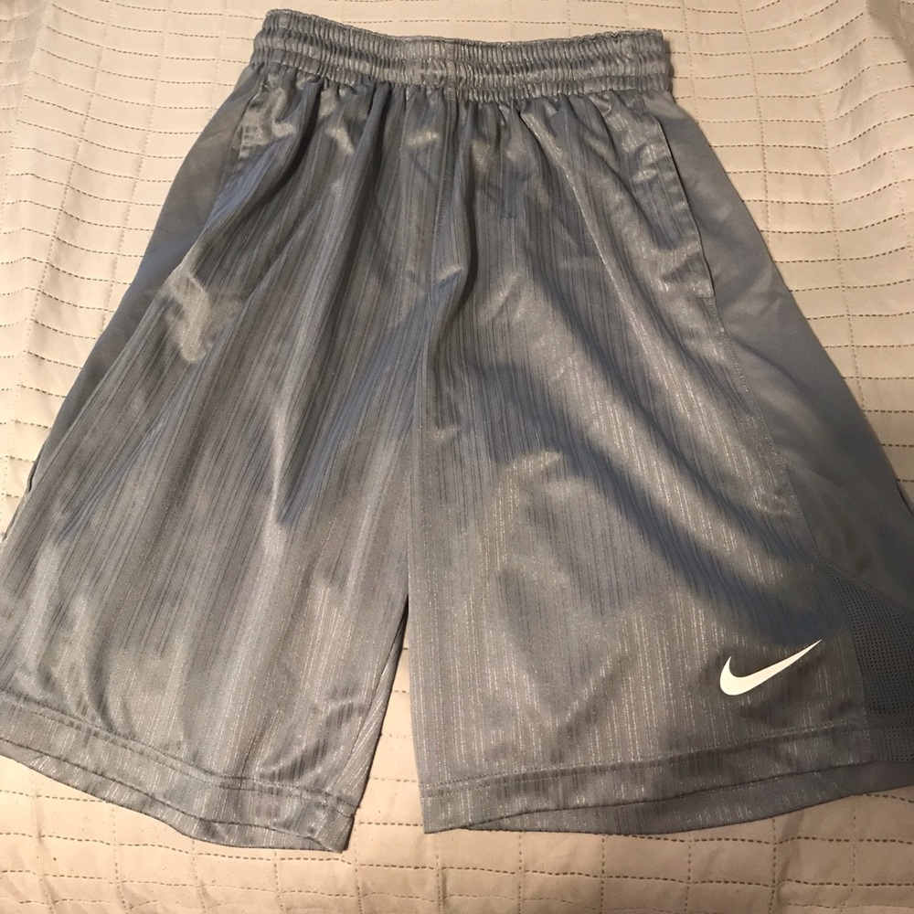 Men’s Nike grey basketball shorts